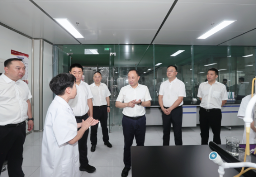 何樹平調(diào)研廣元經(jīng)開區(qū) 以新材料技術(shù)開發(fā)服務(wù)驅(qū)動(dòng)產(chǎn)業(yè)升級(jí)新引擎